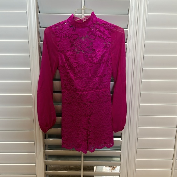 Women’s Bebe Rosa Lace Romper with Contrast Sleeves. - Picture 3 of 6